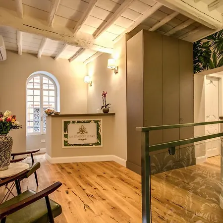 Vite 21 Luxury Room-3